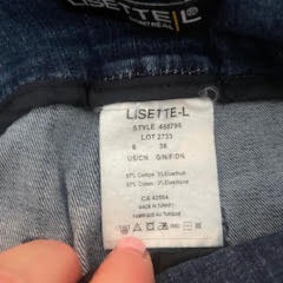 clothes - Picture 13 of 16